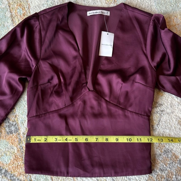 NWT Abercrombie & Fitch A&F Satin Long Sleeve Top, rich Burgundy color size XS - Picture 5 of 8
